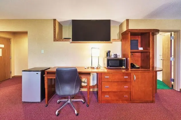 Süit, 1 En Büyük (King) Boy Yatak, Sigara İçilmez, Sıcak Su Küveti