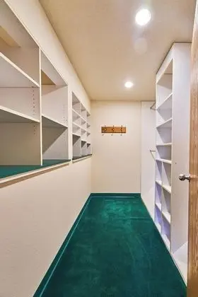 Süit, 1 En Büyük (King) Boy Yatak, Sigara İçilmez, Sıcak Su Küveti