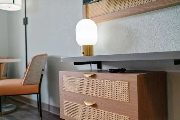 Oda, 2 Büyük (Queen) Boy Yatak, Sigara İçilmez