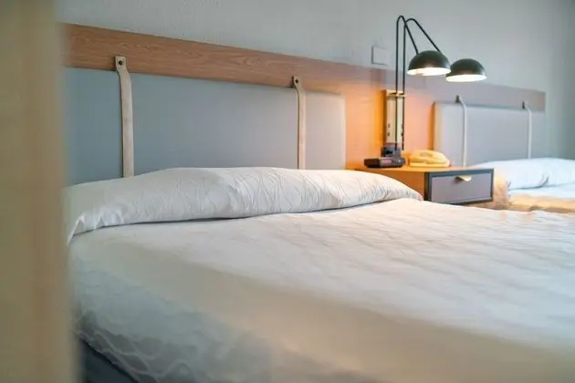 Oda, 2 Büyük (Queen) Boy Yatak, Sigara İçilmez