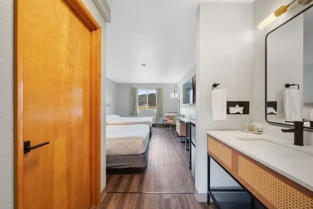 Oda, 2 Büyük (Queen) Boy Yatak, Sigara İçilmez