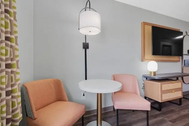 Oda, 2 Büyük (Queen) Boy Yatak, Sigara İçilmez