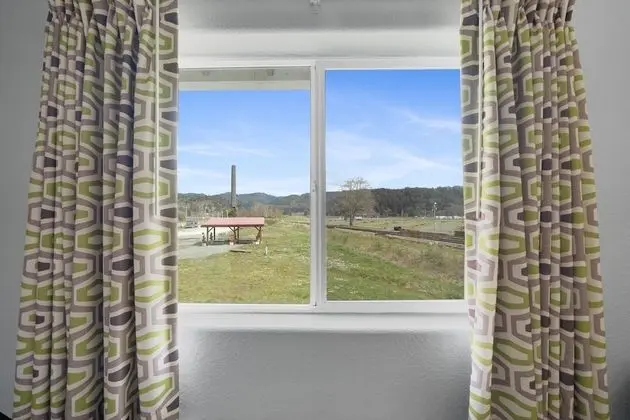 Oda, 2 Büyük (Queen) Boy Yatak, Sigara İçilmez