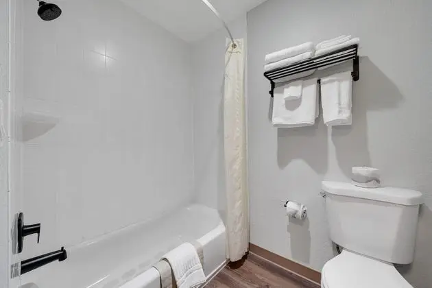 Oda, 2 Büyük (Queen) Boy Yatak, Sigara İçilmez