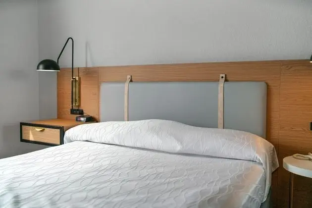 Standard Oda, 1 Büyük (Queen) Boy Yatak, Sigara İçilmez