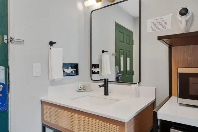 Standard Oda, 1 Büyük (Queen) Boy Yatak, Sigara İçilmez