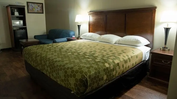 Standard Oda, 1 En Büyük (King) Boy Yatak ve Çekyat, Sigara İçilebilir (2 Person Sofa Bed)