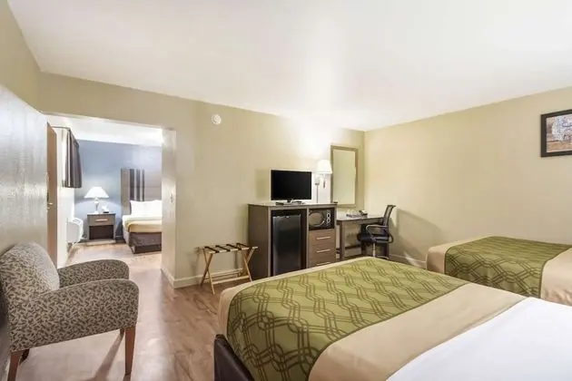 Süit, Birden Çok Yatak, Sigara İçilmez (3 Double Beds)