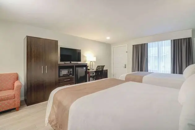 Oda, 2 Büyük (Queen) Boy Yatak, Sigara İçilmez (Exterior Corridor (Pet Friendly) )