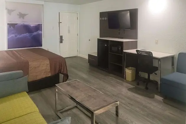 Süit, 1 En Büyük (King) Boy Yatak ve Çekyat, Sigara İçilmez