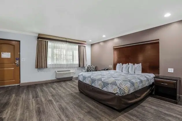 Standard Oda, 1 En Büyük (King) Boy Yatak, Sigara İçilmez, Buzdolabı ve Mikrodalga