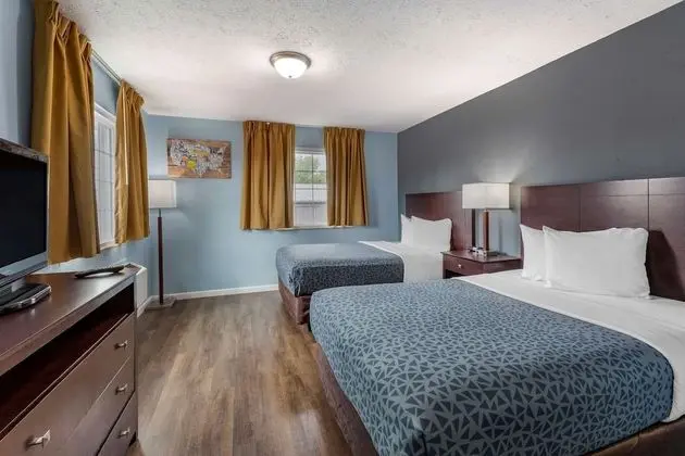 Süit, 1 Yatak Odası (2 Double Beds and 2 Person Sofabed)