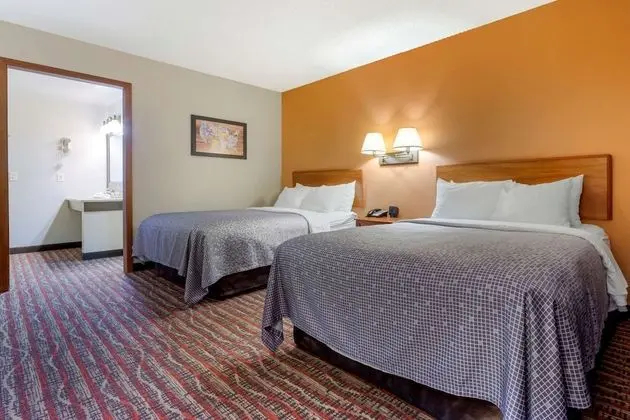 Oda, 2 Çift Kişilik Yatak, Sigara İçilmez, Balkon