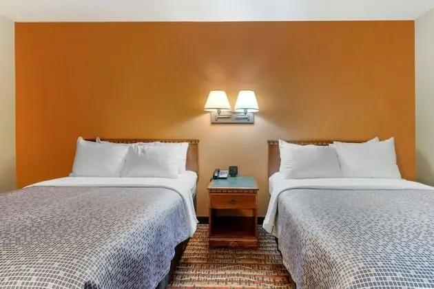 Oda, 2 Çift Kişilik Yatak, Sigara İçilmez, Göl Manzaralı