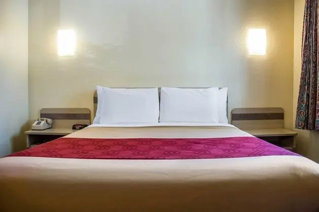 Standard Oda, 1 Büyük (Queen) Boy Yatak, Sigara İçilmez