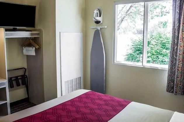 Standard Oda, 1 Büyük (Queen) Boy Yatak, Sigara İçilmez