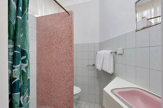 Oda, 1 Çift Kişilik Yatak, Sigara İçilmez