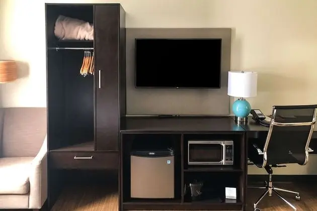 Oda, 2 Büyük (Queen) Boy Yatak, Sigara İçilmez, Şehir Manzaralı