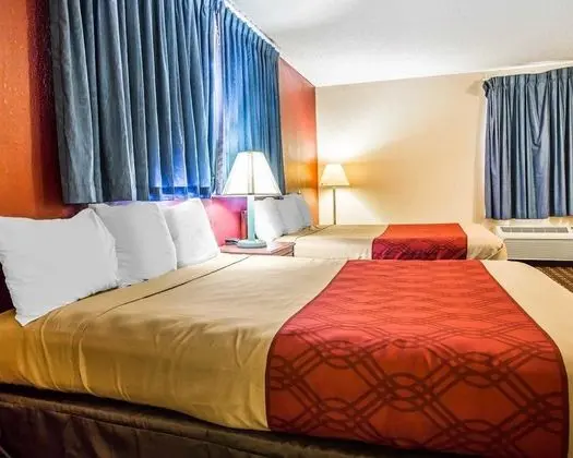 Standard 2 Queens Smoking