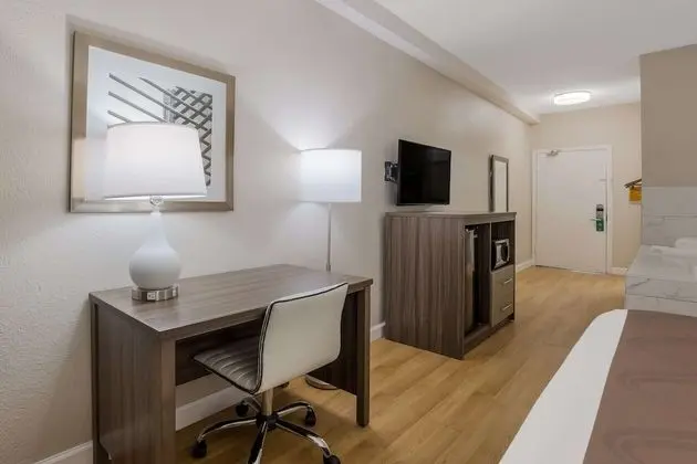 Oda, 1 En Büyük (King) Boy Yatak, Sigara İçilmez, Sıcak Su Küveti (Upgrade)