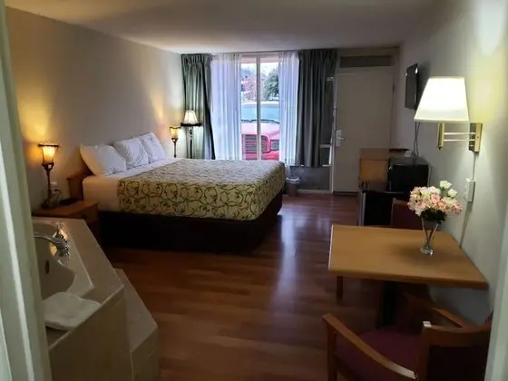 Romantic Tek Kişilik Oda, 1 En Büyük (King) Boy Yatak, Sıcak Su Küveti, Zemin Kat