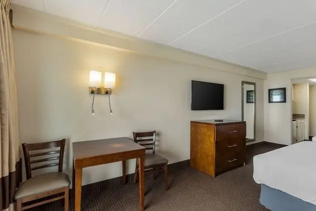 2 Queens Oceanfront Handicapped