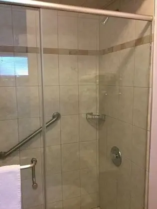 Oda, 1 En Büyük (King) Boy Yatak, Engellilere Uygun, Sigara İçilmez