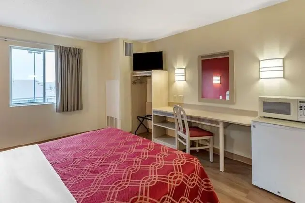 Oda, 1 Büyük (Queen) Boy Yatak, Engellilere Uygun, Sigara İçilmez