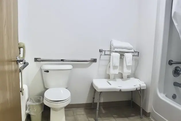 Basic Oda, 1 En Büyük (King) Boy Yatak, Engellilere Uygun