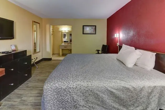 Oda, 1 En Büyük (King) Boy Yatak, Engellilere Uygun, Sigara İçilmez