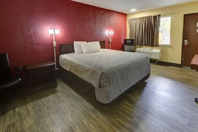 Oda, 1 En Büyük (King) Boy Yatak, Engellilere Uygun, Sigara İçilmez