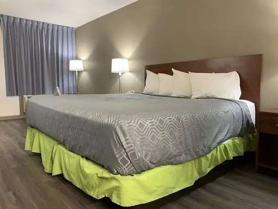 Oda, 1 En Büyük (King) Boy Yatak, Engellilere Uygun, Sigara İçilmez