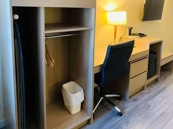 Standard Oda, 1 Büyük (Queen) Boy Yatak ve Çekyat