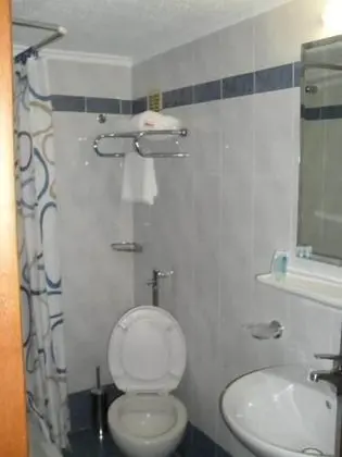 Üç Kişilik Oda