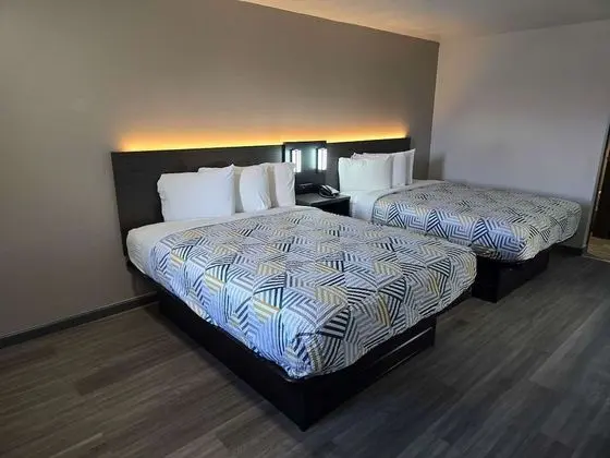 Standard Oda, 2 Büyük (Queen) Boy Yatak, Sigara İçilebilir, Buzdolabı ve Mikrodalga