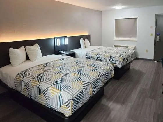 Standard Oda, 2 Büyük (Queen) Boy Yatak, Sigara İçilebilir, Buzdolabı ve Mikrodalga