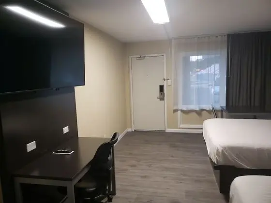 Classic Oda, 2 Büyük (Queen) Boy Yatak, Sigara İçilmez, Buzdolabı ve Mikrodalga