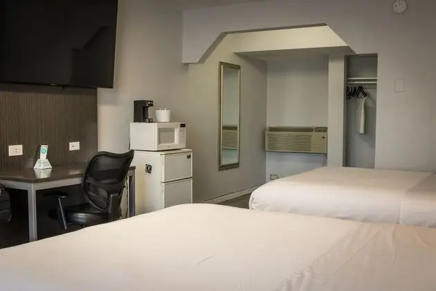 Classic Oda, 2 Büyük (Queen) Boy Yatak, Sigara İçilmez, Buzdolabı ve Mikrodalga