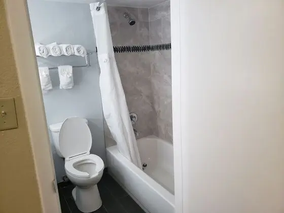 Classic Oda, 2 Büyük (Queen) Boy Yatak, Sigara İçilmez, Buzdolabı ve Mikrodalga