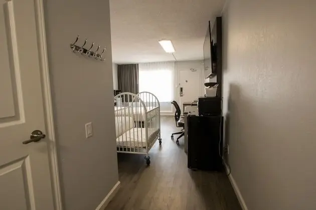 Exclusive Oda, 2 Büyük (Queen) Boy Yatak, Engellilere Uygun, Sigara İçilmez