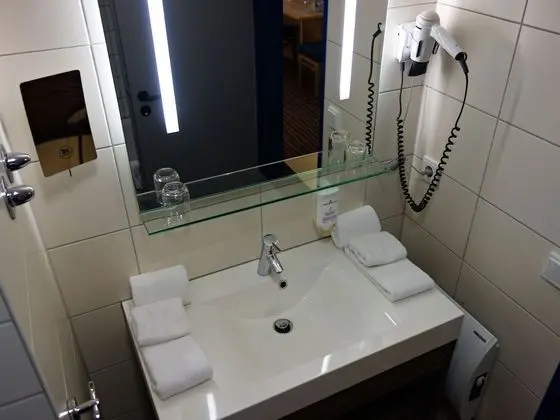 Business Büyük Yataklı Tek Kişilik Oda
