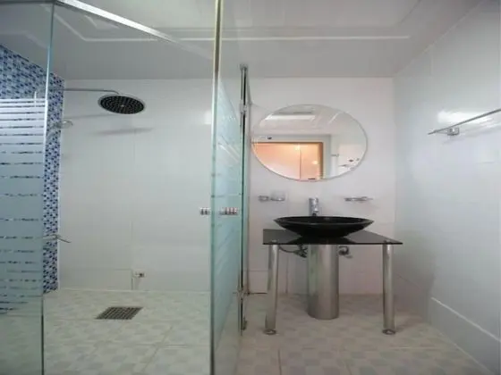 Family Tek Büyük veya İki Ayrı Yataklı Oda