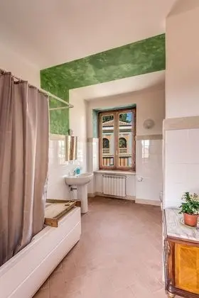 Dört Kişilik Oda, Özel Banyo, Vadi Manzaralı