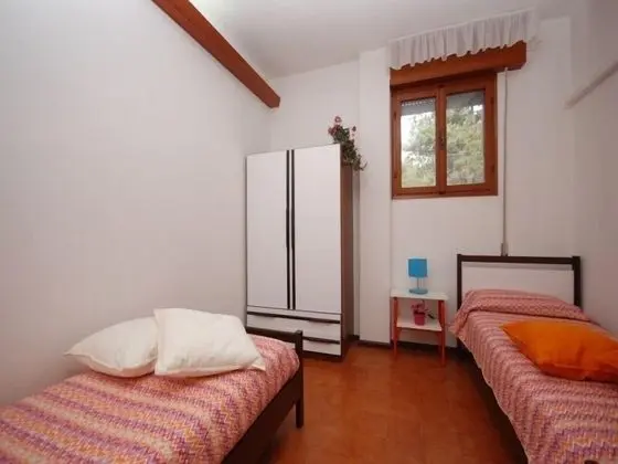 Apart Daire, 3 Yatak Odası, Bahçe Manzaralı, Zemin Kat