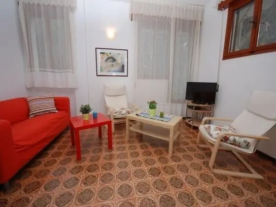 Apart Daire, 3 Yatak Odası, Bahçe Manzaralı, Zemin Kat