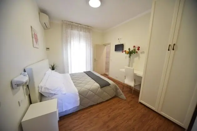 Üç Kişilik Oda