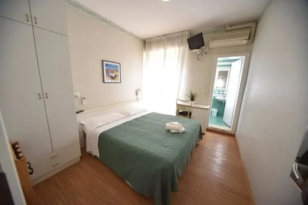 Üç Kişilik Oda