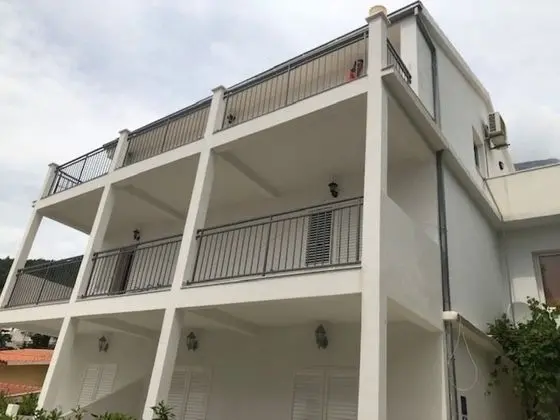 Apart Daire (Eddie - 80m from the sea - A1(6+2))