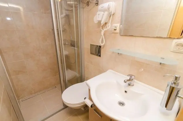 Economy Tek Büyük Yataklı Oda