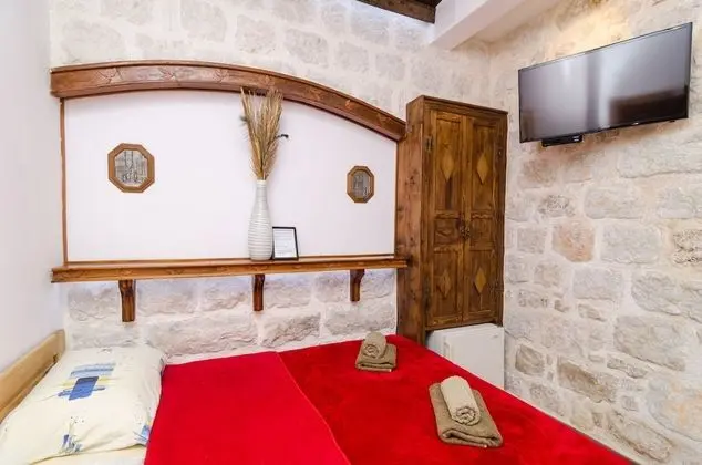 Tek Büyük Yataklı Oda